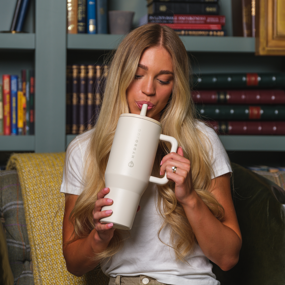 cream-40oz-1183ml-h2 TRVL-Cream-6WPI.png